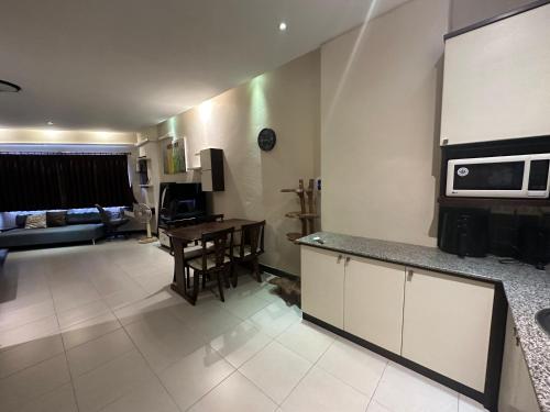 TV a/nebo společenská místnost v ubytování Chiangmai Riverside condominium