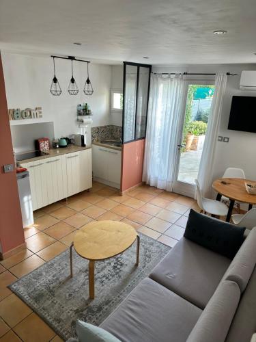 Plan de Cuques T2 photo 5