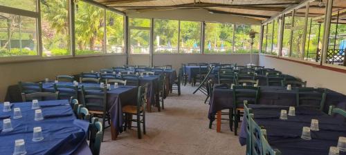 En restaurant eller et andet spisested på Affittacamere LA COSTA