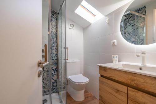 Host Wise - Fantastic Contemporary Flat w Balcony