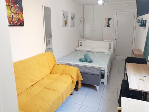 Small Studio in Rethymno center for up to 4 persons (2 +2 children or 3 adults)