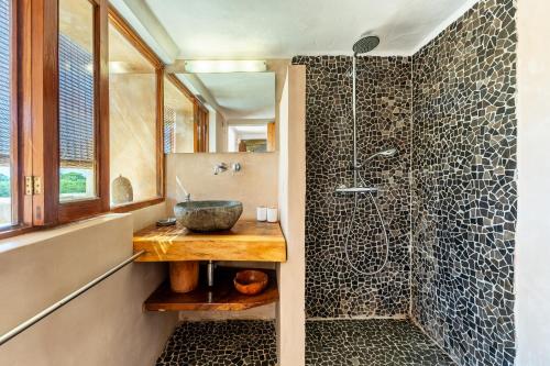 Koupelna v ubytování Sa Paret Nova