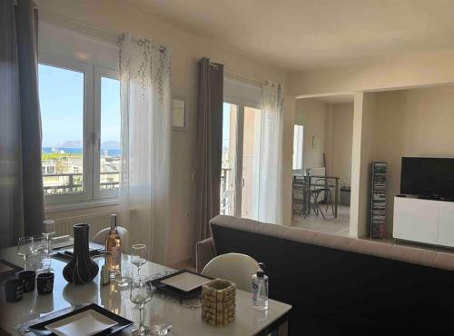 TV a/nebo společenská místnost v ubytování Sea View Apartment #2