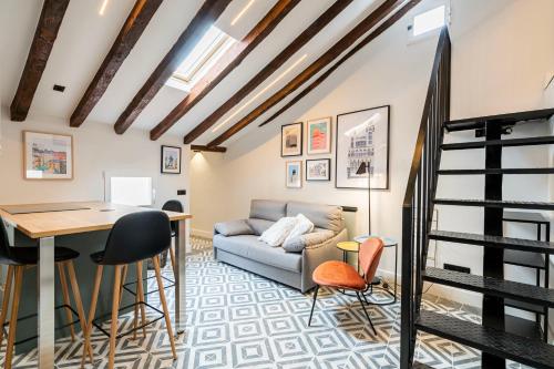 For You Rentals Ap TEMPORAL Rastro Madrid-Cascorro FCG94