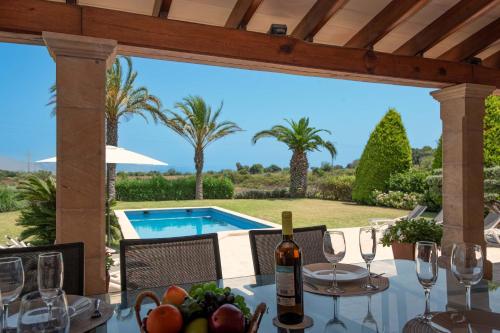 Villa Guillona by Sealand Villas