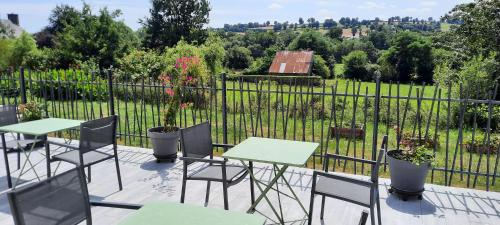 Ein Balkon oder eine Terrasse in der Unterkunft Epicurieux Normand