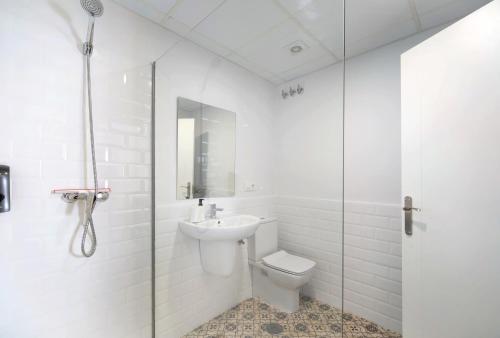 A bathroom at Marqués de Cádiz Suite Jerez Centro