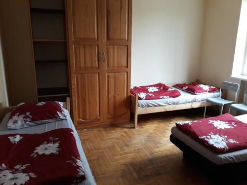 Katil atau katil-katil dalam bilik di Macedonia Home