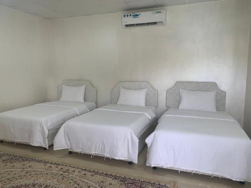 Postel nebo postele na pokoji v ubytování Dana Khor Farm Stay