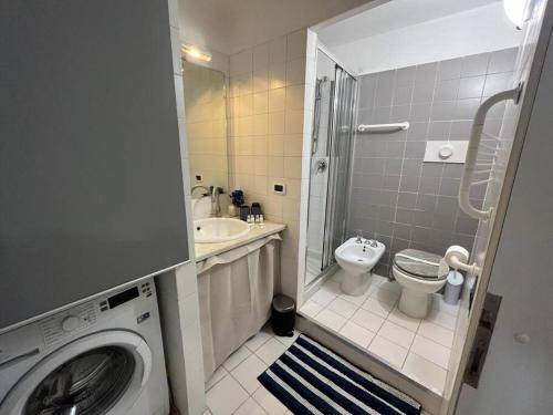 Ένα μπάνιο στο {Porta Venezia - Risorgimento} A/C WiFi