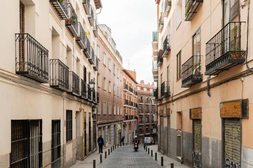 For You Rentals Ap TEMPORAL Rastro Madrid-Cascorro FCG94
