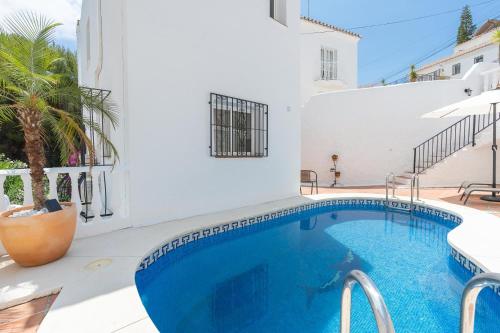 Lovely house with private pool in Burriana!