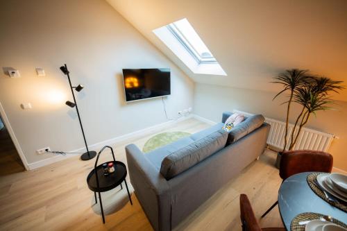 Beloved 3 Bedroom Apartment – Photos 2