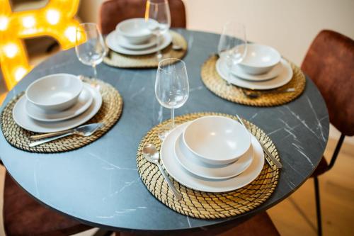 Beloved 3 Bedroom Apartment – Photos 3