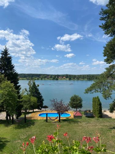 Galeriebild der Unterkunft Kanu Club - ośrodek wypoczynkowy in Nowy Zyzdrój