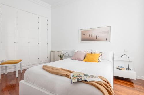 Bright apartment in Gran Vía with balconies INF2Iz3
