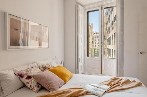 Bright apartment in Gran Vía with balconies INF2Iz3