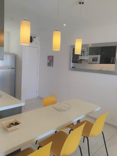 Appartement Lemon trees vue mer panoramique 150m des plages