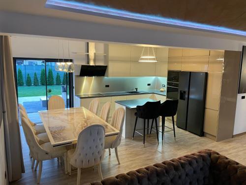 Η κουζίνα ή μικρή κουζίνα στο Class Luxury Residence
