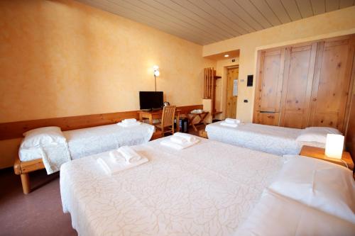 Gallery image of Pràcatinat Hotel & Restaurant in Fenestrelle