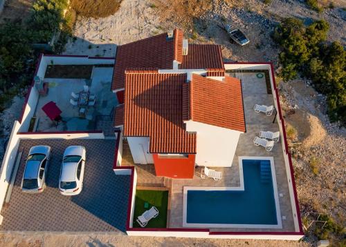 Το κτήριο όπου στεγάζεται  η βίλα