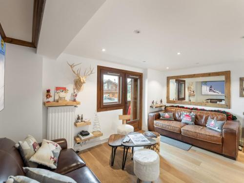 Appartement rénové avec balcon - Centre de Courchevel 1850, proche remontées mécaniques - FR-1-564-87