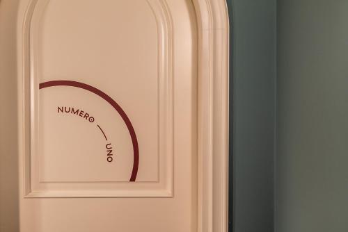 パドヴァにあるCasa Giottoの白い扉