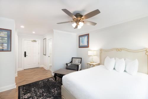 a bedroom with a bed and a ceiling fan at Westgate Historic Williamsburg Resort in Williamsburg
