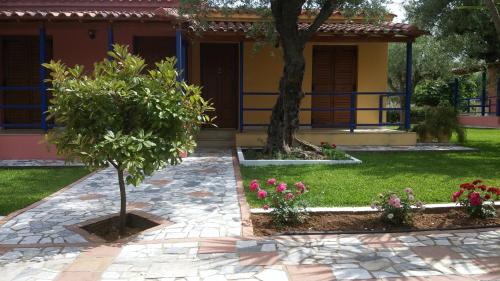 Gallery image of John & Jenny's Small Village in Áyios Andréas Messinias