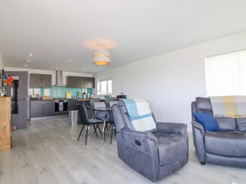 1 Westenra Gardens – Photos 3