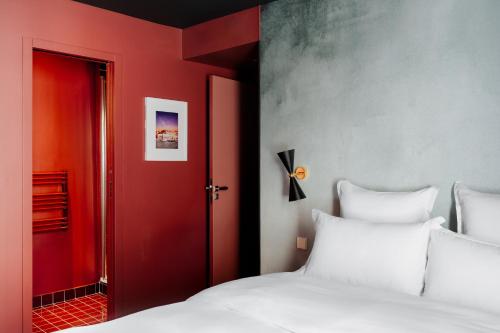 Katil atau katil-katil dalam bilik di Edgar Suites Tour Eiffel - Carrières