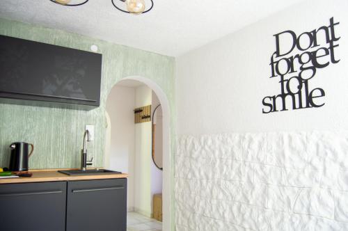 Η κουζίνα ή μικρή κουζίνα στο Wellness mitten in der Wasserfallstadt Triberg