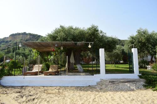 Gallery image of Evans Beach House in Eleftheres