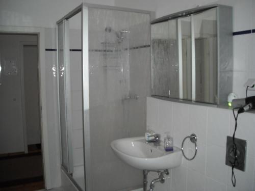 Ванна кімната в Pension Mitte