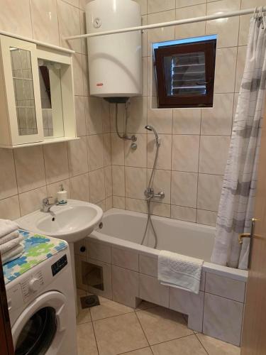 Apartments with parking space Crikvenica - 5493