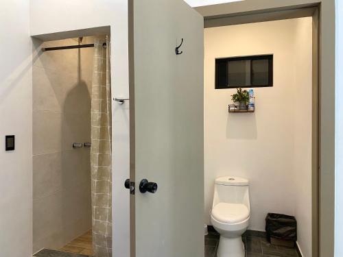 Vonios kambarys apgyvendinimo įstaigoje Antia Valle de Guadalupe