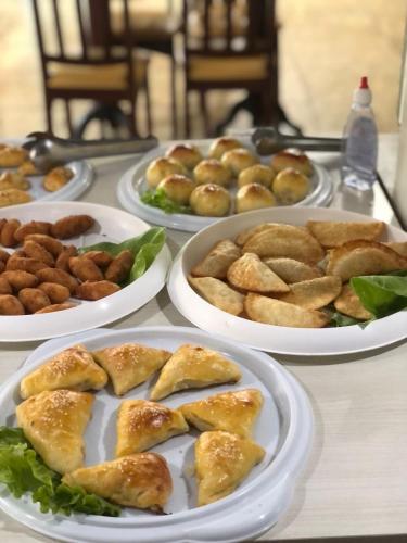 Makanan di atau berdekatan inn ini