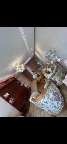 Χώρος καθιστικού στο Sun square