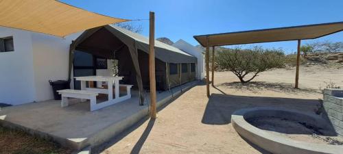 Kawasan patio atau luaran di Achab Self Catering Tent