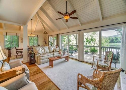 Lakeside Cottage – Photos 2