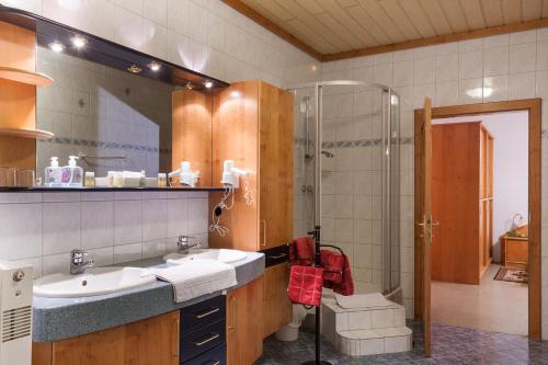 Koupelna v ubytování Hotel & Kurpension Weiss