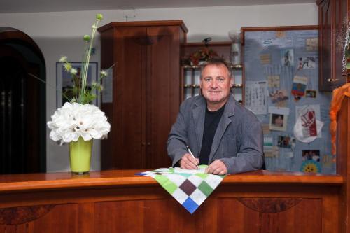 Ospiti di Hotel & Kurpension Weiss