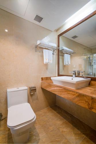 Un baño de Luxtery Hotel