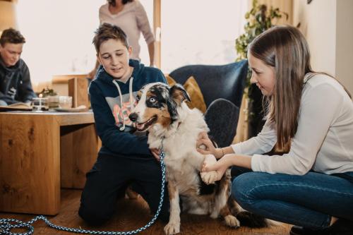 Domácí mazlíčci ubytovaní s hosty v ubytování Hotel Neubergerhof