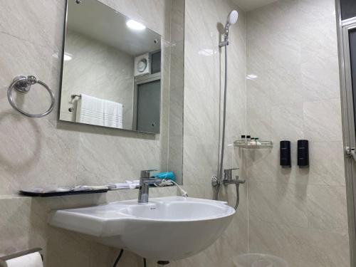 Un baño de Apartel by Aarin - Oragadam