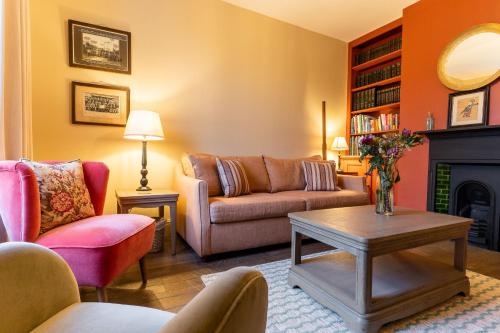 Estate Cottage – Photos 3