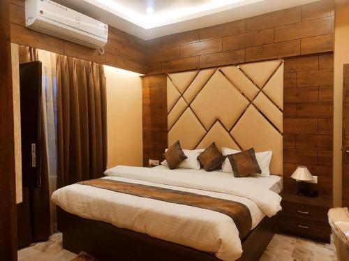 Katil atau katil-katil dalam bilik di Hotel Friends Palace