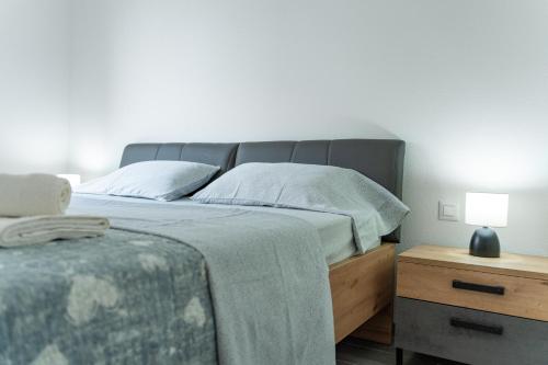 Katil atau katil-katil dalam bilik di Apartments Siesta