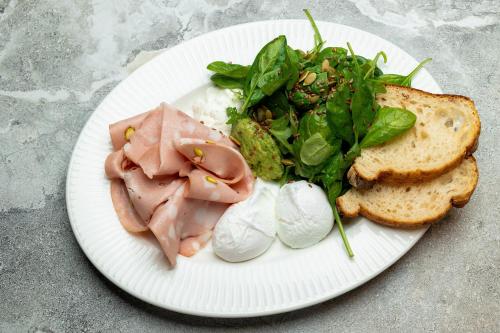 Cibo presso la stanza in casa privata o nelle vicinanze