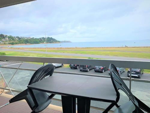 Fotografia z galérie ubytovania Appartement avec Vue Mer, Proche Plage et Port à Perros-Guirec - FR-1-368-379 v destinácii Perros-Guirec